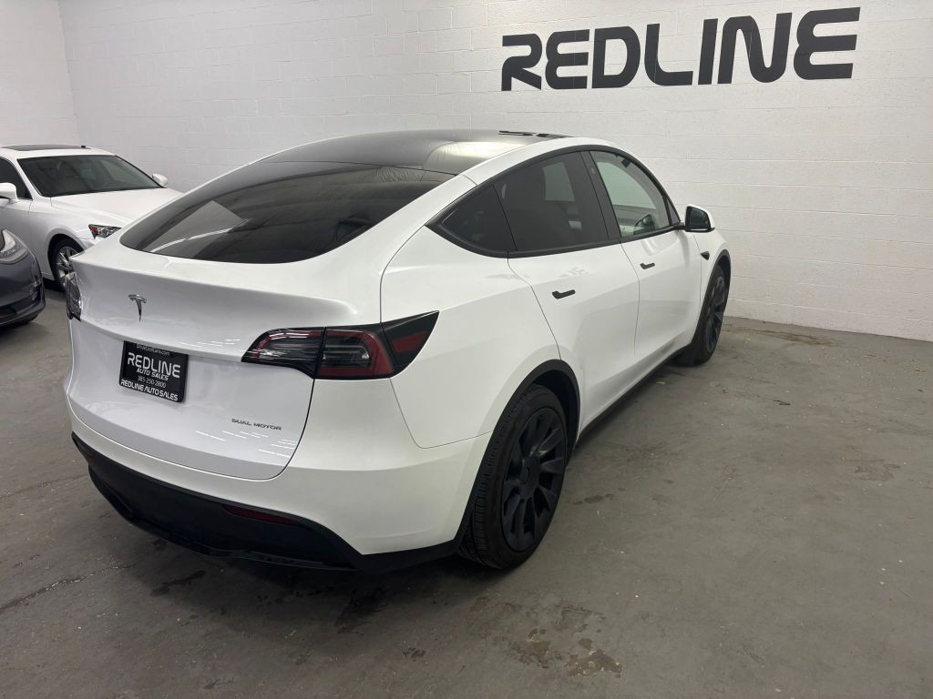 2023 Tesla Model Y Image 11