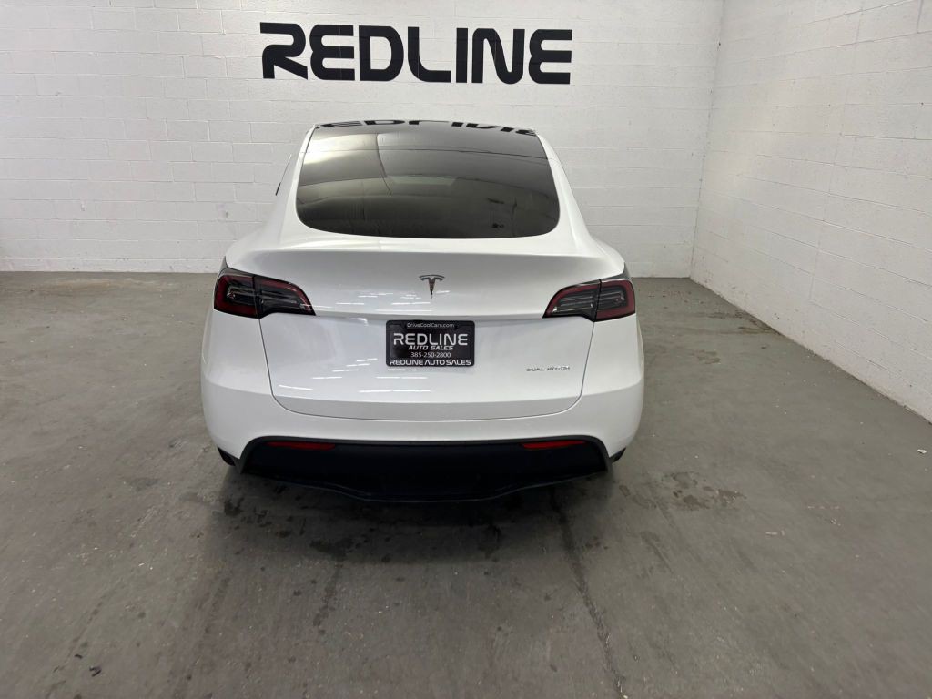 2024 Tesla Model Y Image 9