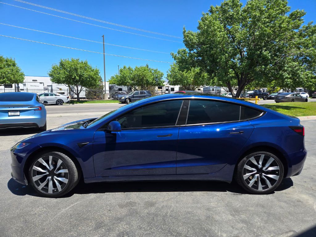 2024 Tesla Model 3 Image 2
