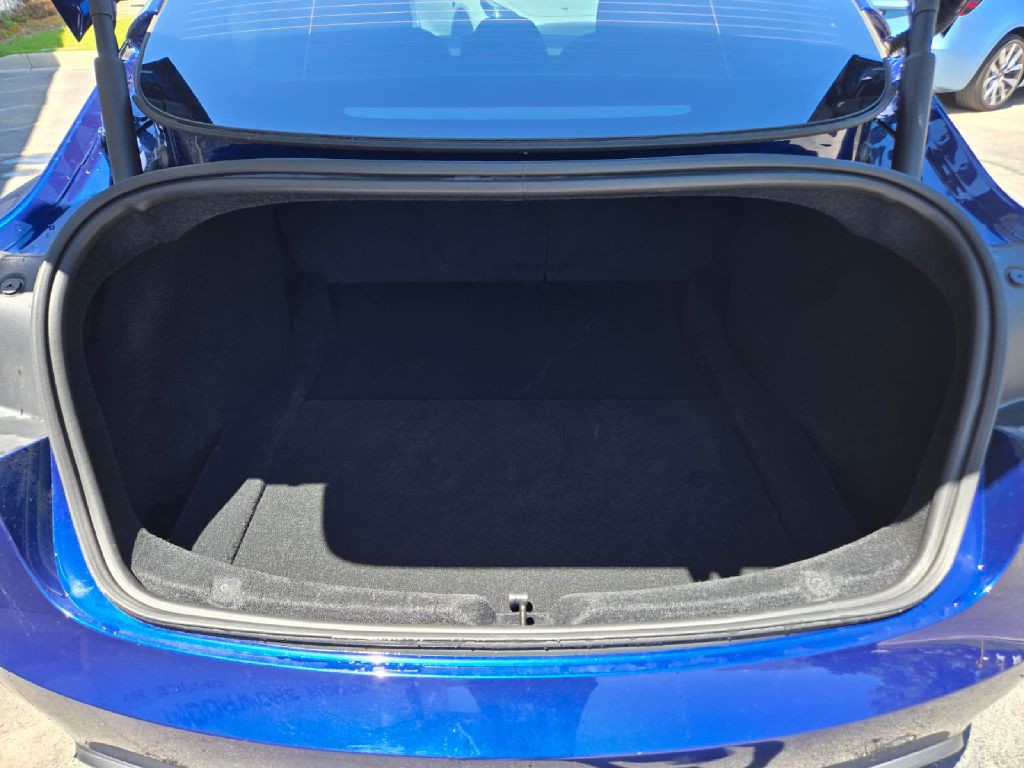 2024 Tesla Model 3 Image 11