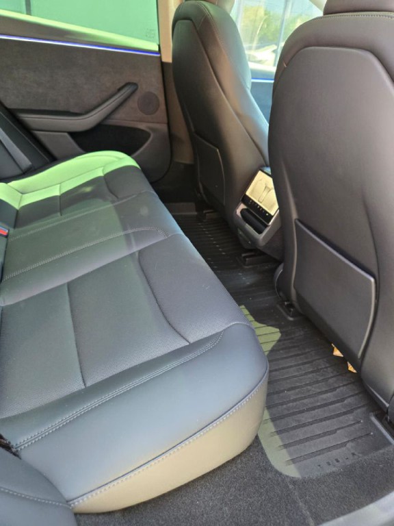 2024 Tesla Model 3 Image 17