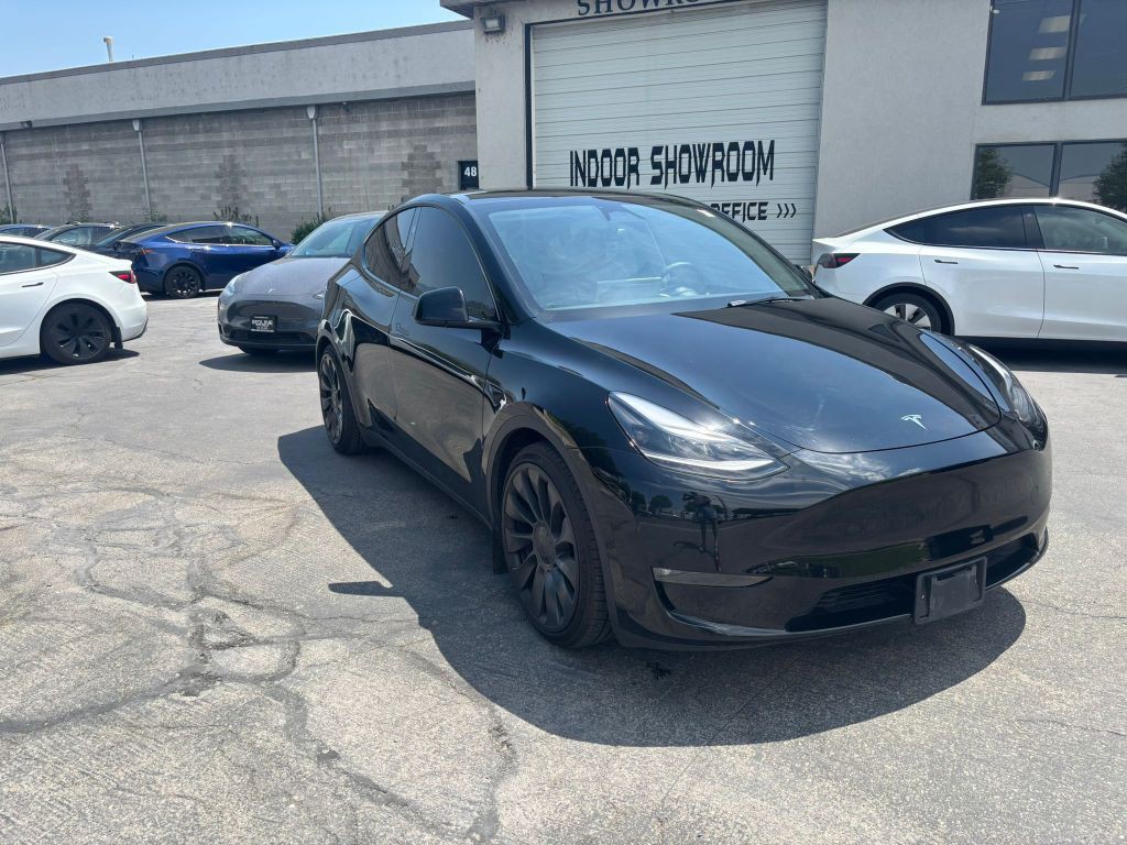 2023 Tesla Model Y Image 3
