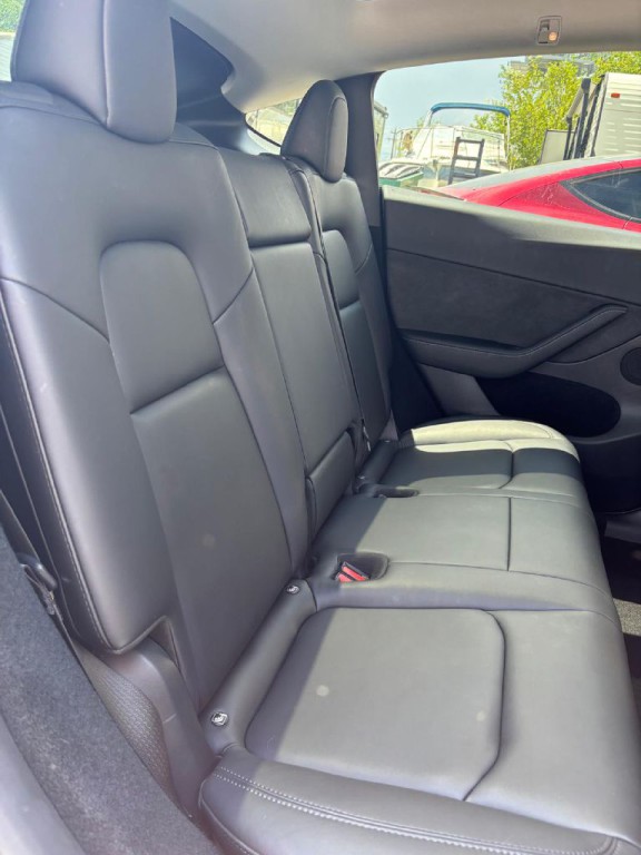 2023 Tesla Model Y Image 7