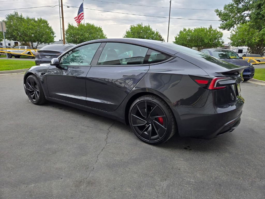 2024 Tesla Model 3 Image 8