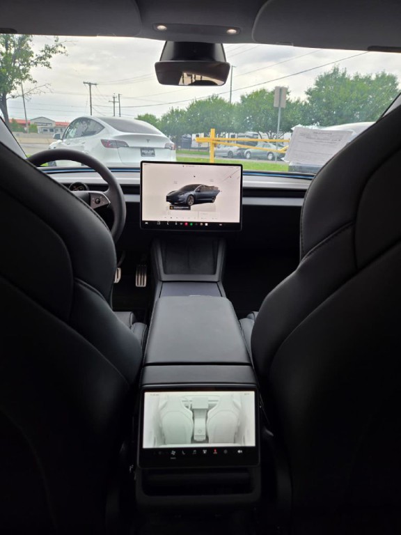 2024 Tesla Model 3 Image 17