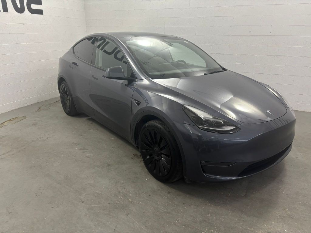 2023 Tesla Model Y Image 3