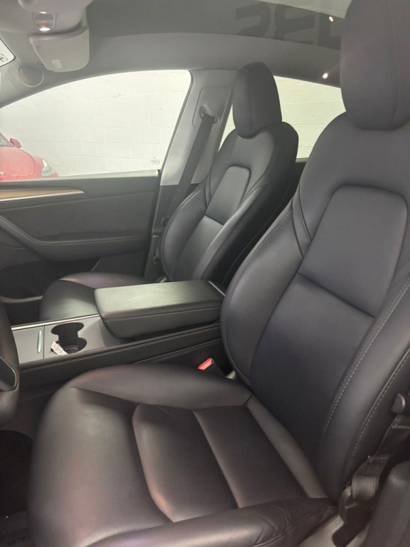 2023 Tesla Model Y Image 4