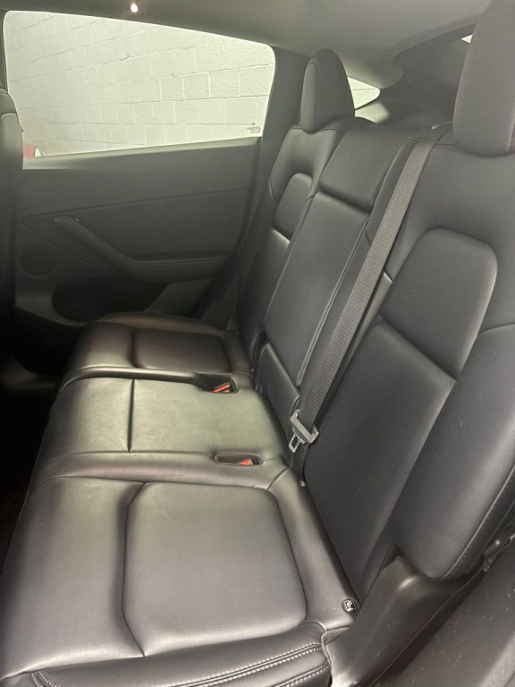 2023 Tesla Model Y Image 7
