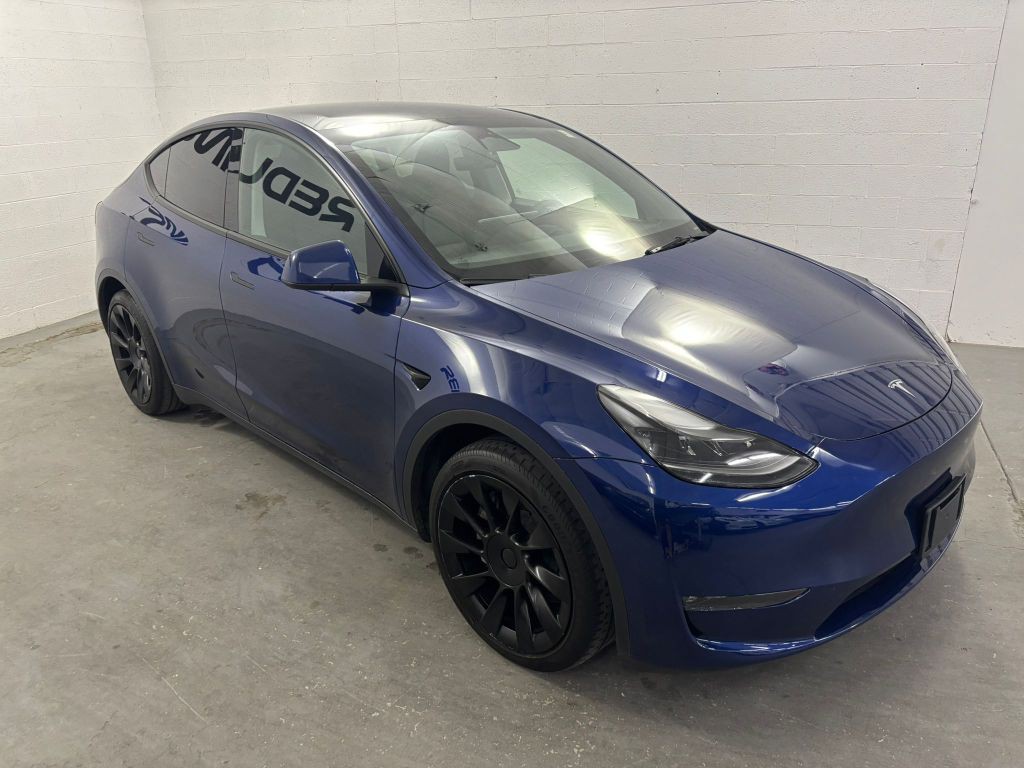 2023 Tesla Model Y Image 3