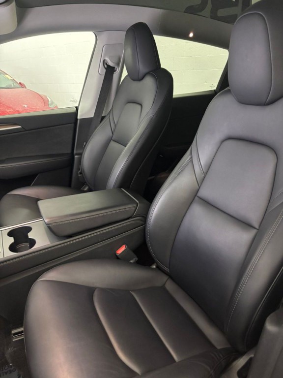 2023 Tesla Model Y Image 4