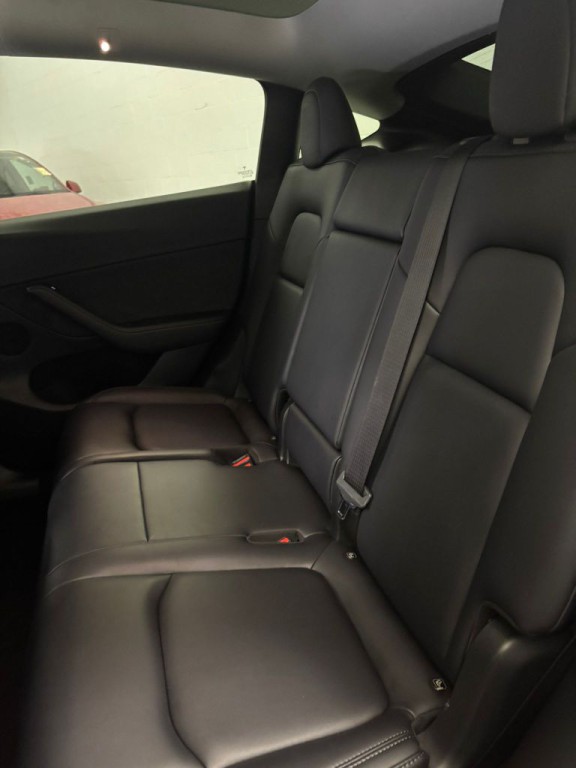 2023 Tesla Model Y Image 6