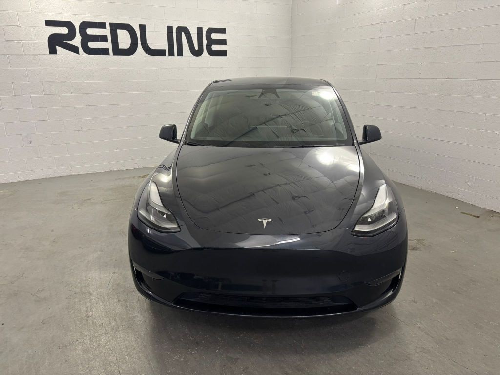 2024 Tesla Model Y Image 2