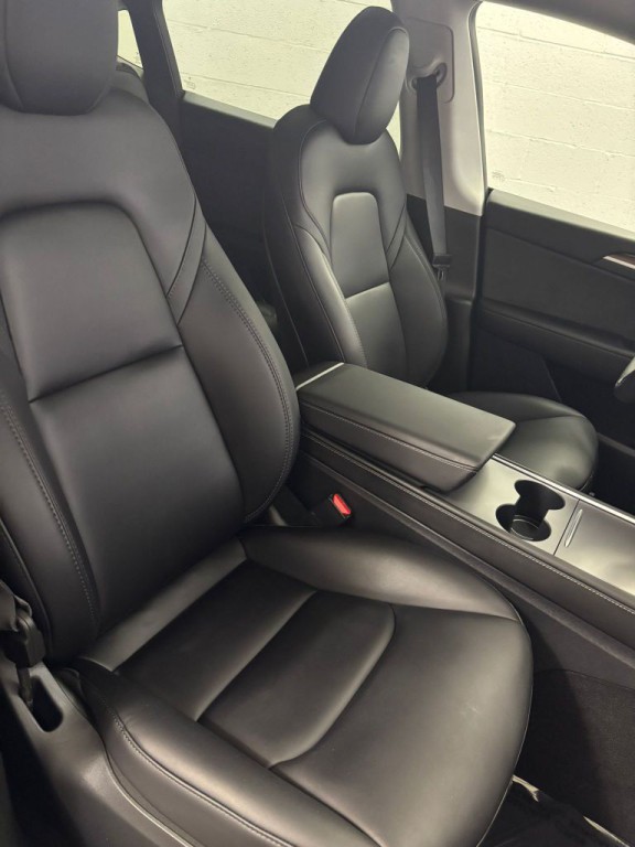 2024 Tesla Model Y Image 5
