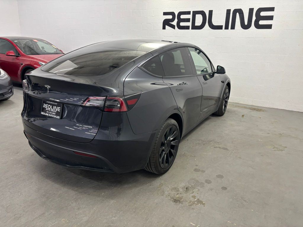 2024 Tesla Model Y Image 11