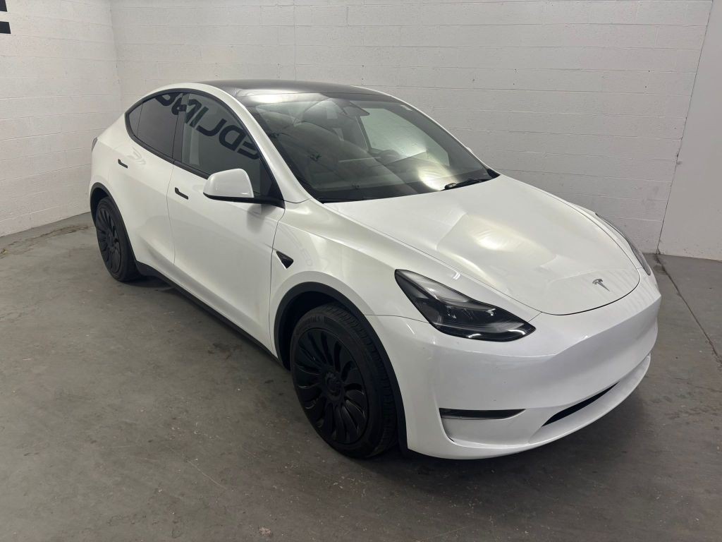 2023 Tesla Model Y Image 3