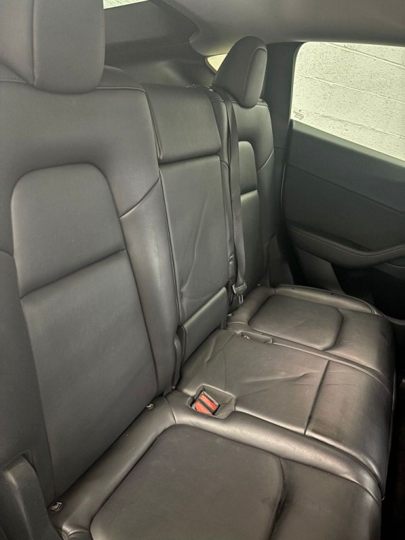 2023 Tesla Model Y Image 7