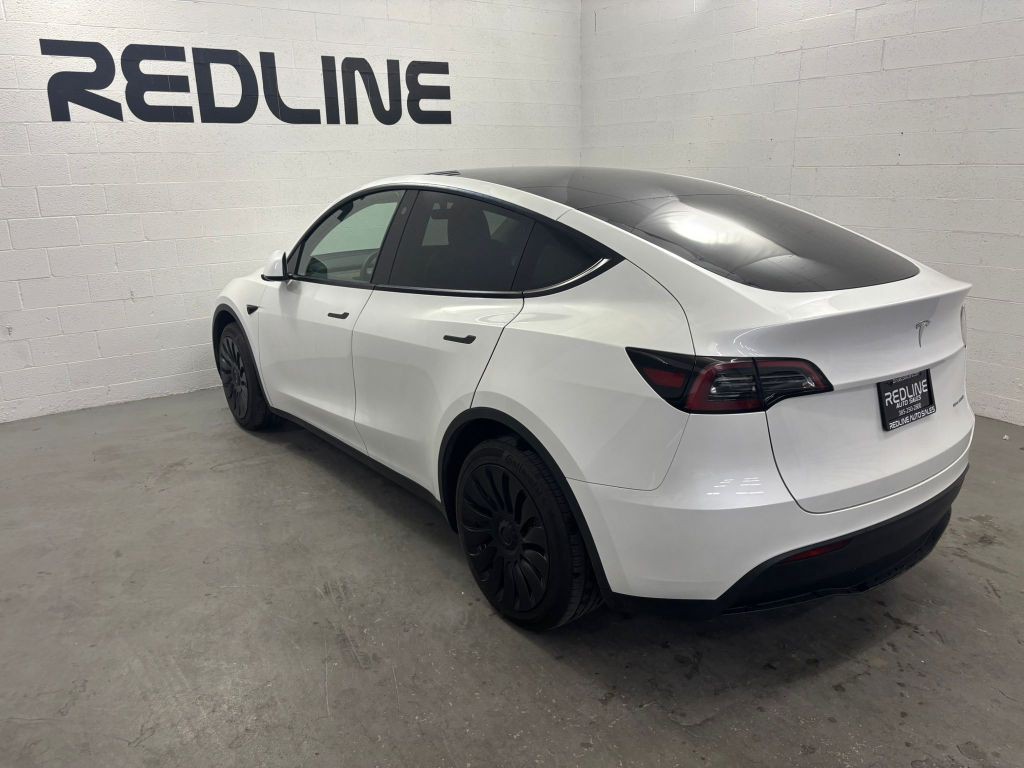 2023 Tesla Model Y Image 10