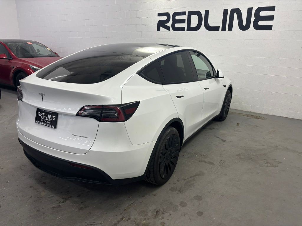 2023 Tesla Model Y Image 11