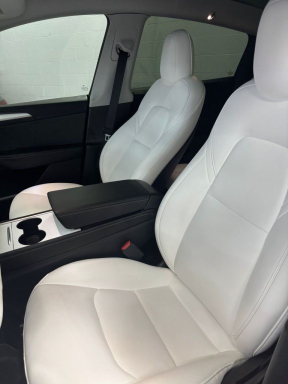 2022 Tesla Model Y Image 4