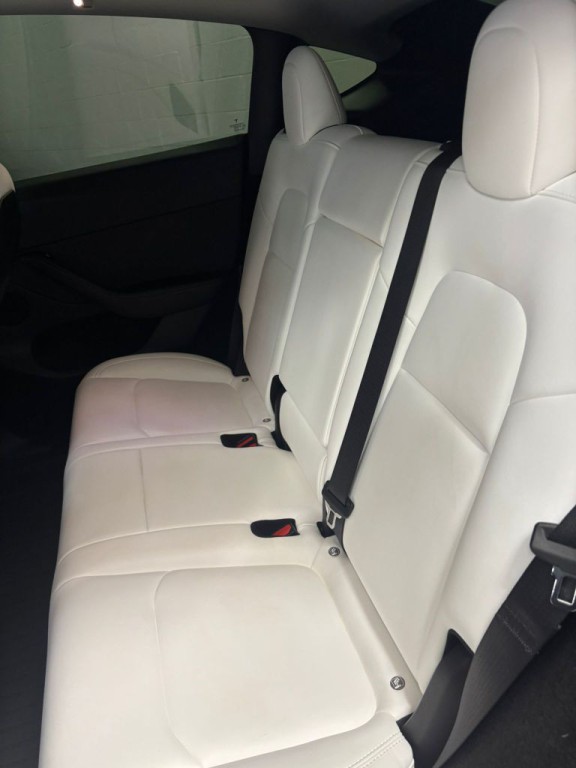 2022 Tesla Model Y Image 6