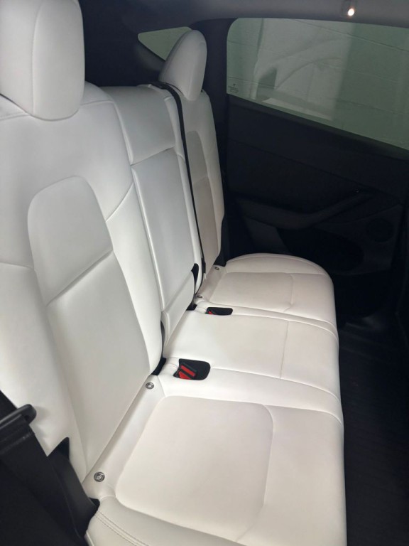 2022 Tesla Model Y Image 7
