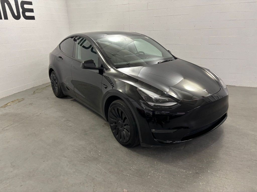 2023 Tesla Model Y Image 3