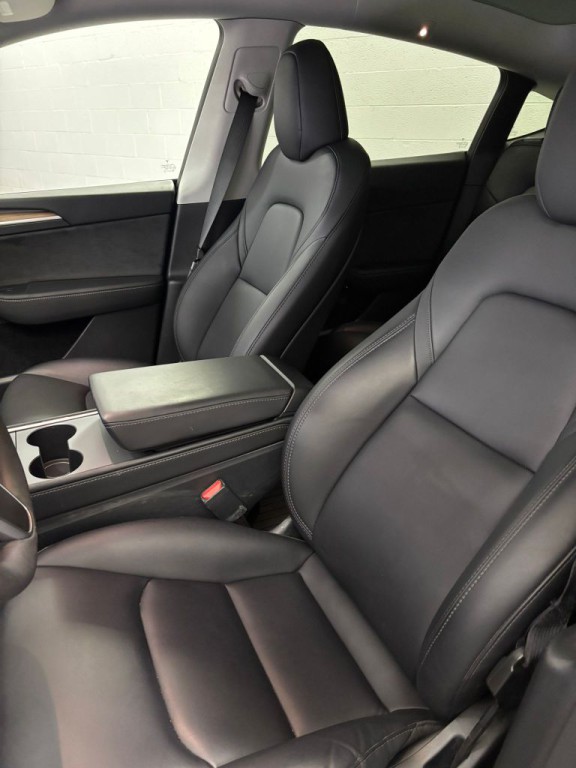 2023 Tesla Model Y Image 4