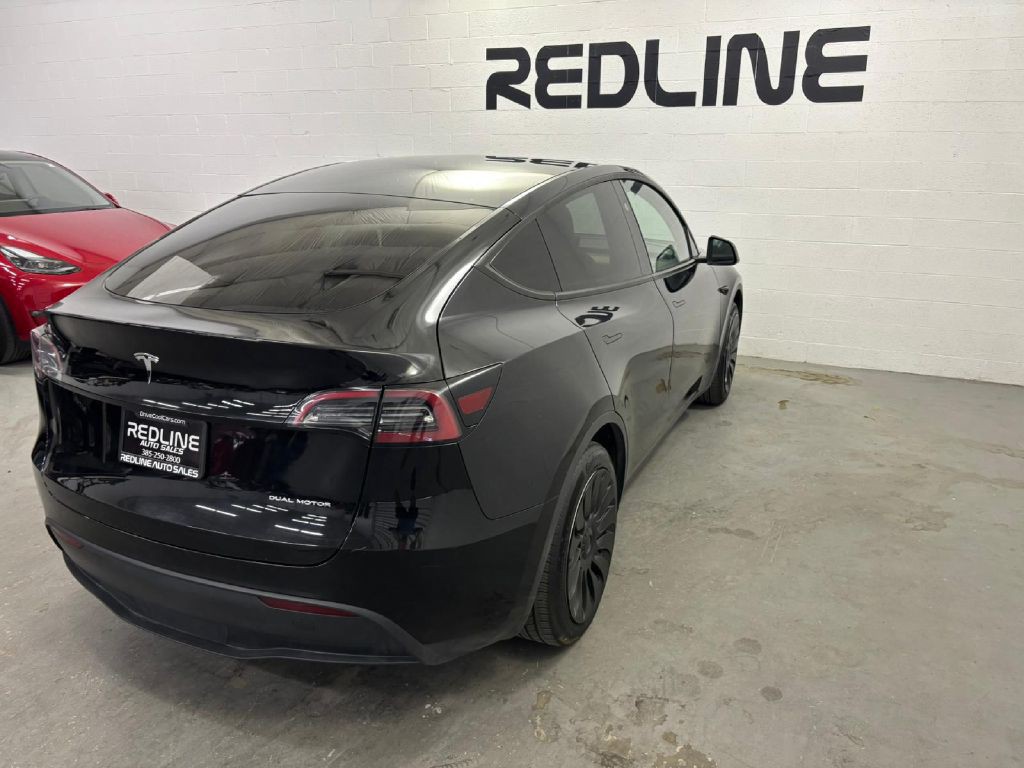 2023 Tesla Model Y Image 10
