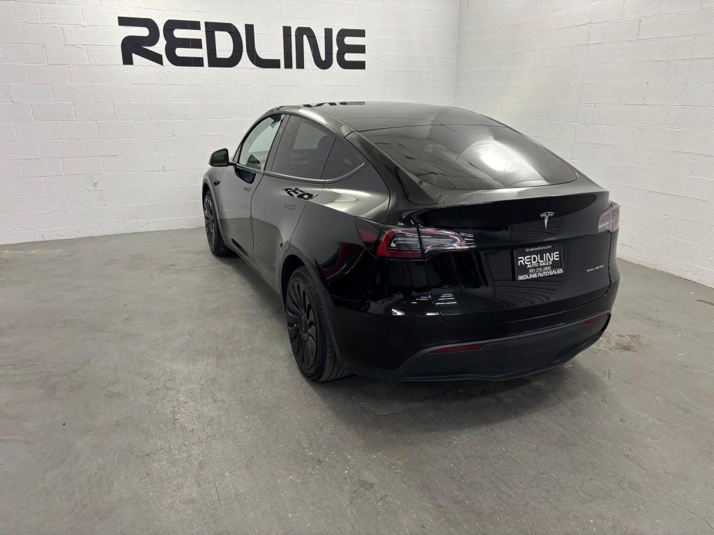 2023 Tesla Model Y Image 11