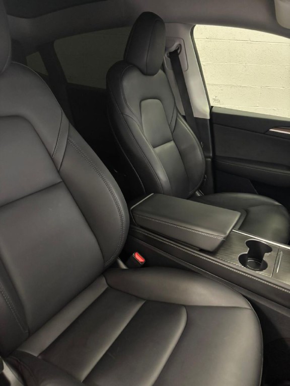 2023 Tesla Model Y Image 4