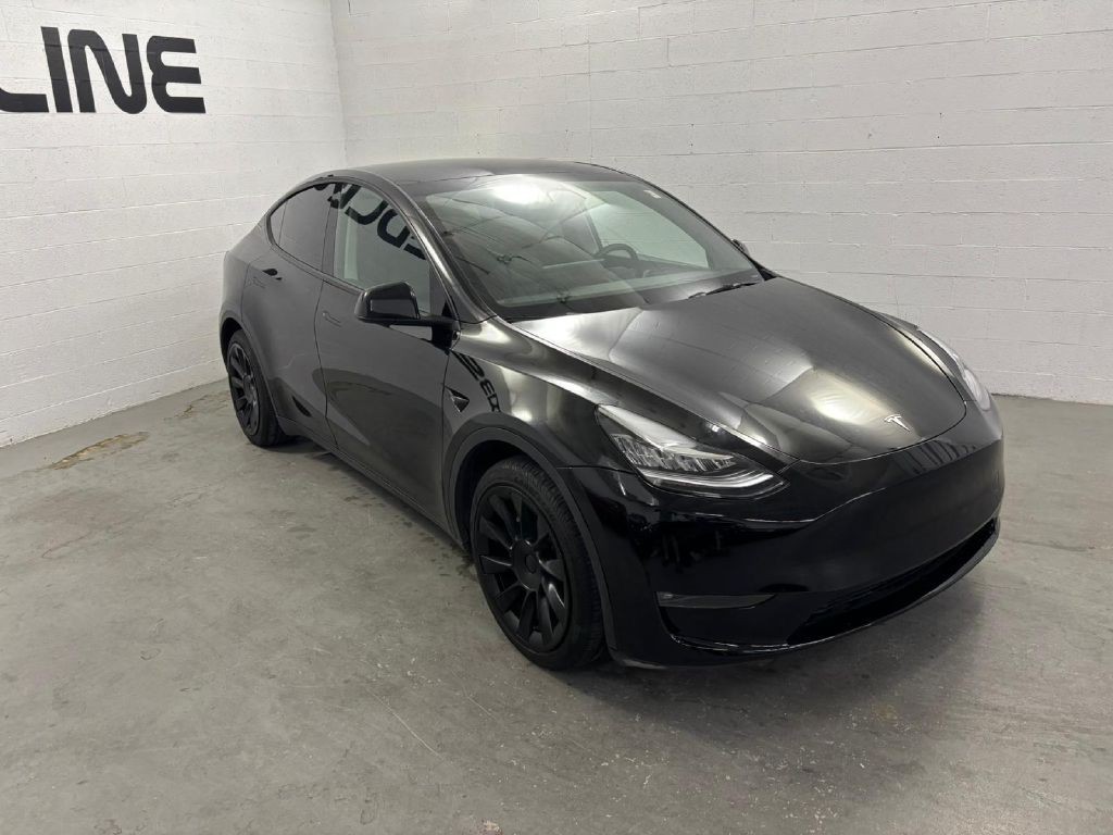 2023 Tesla Model Y Image 3