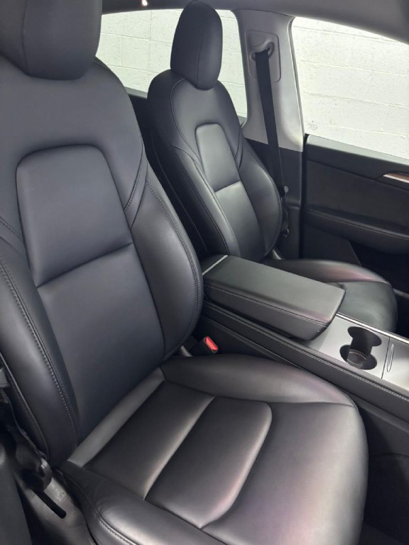 2023 Tesla Model Y Image 5