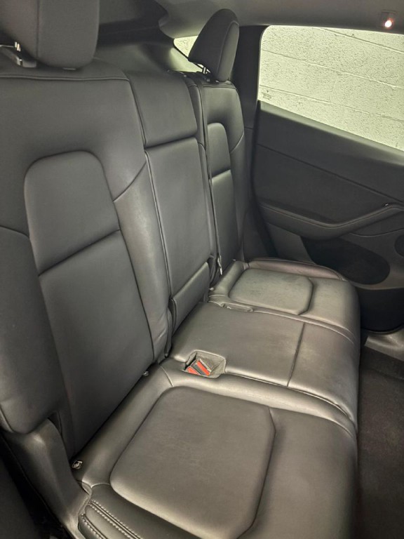2023 Tesla Model Y Image 7