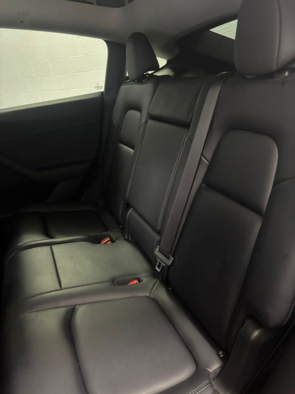 2024 Tesla Model Y Image 6
