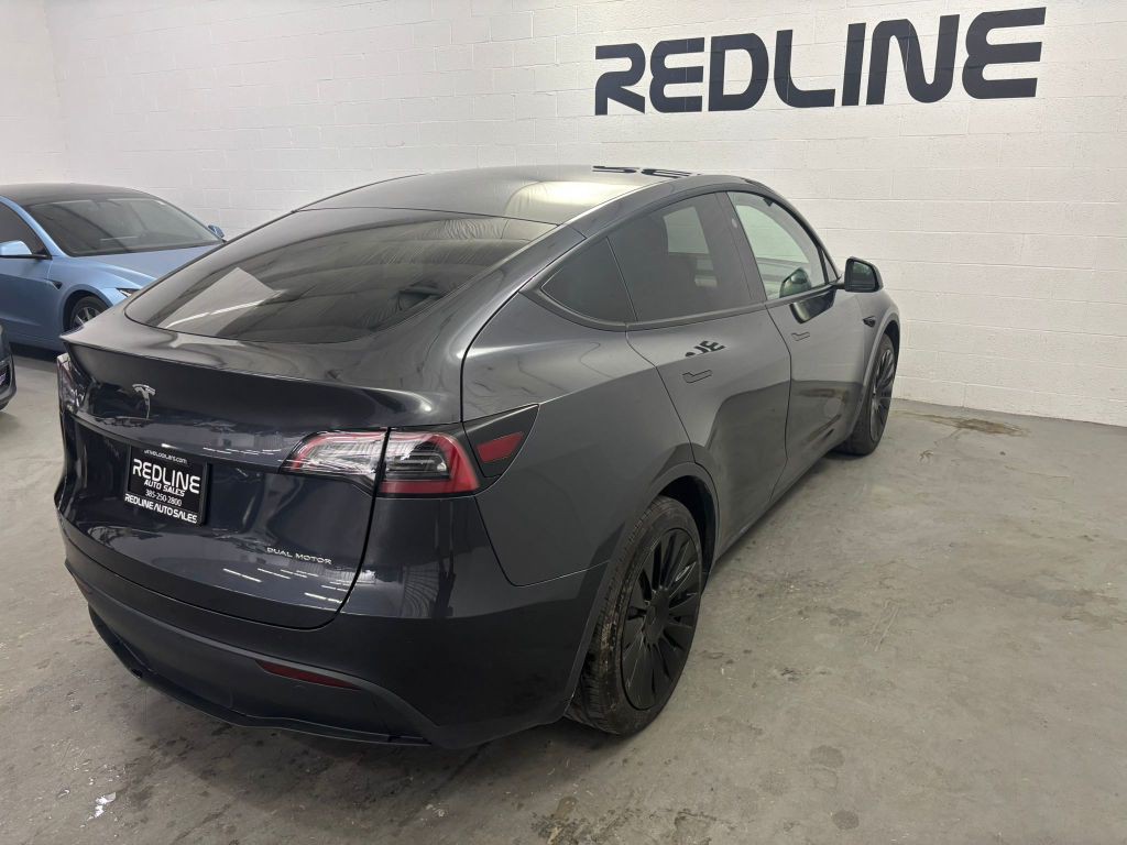 2024 Tesla Model Y Image 11