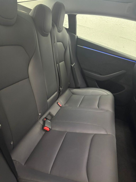 2024 Tesla Model 3 Image 7
