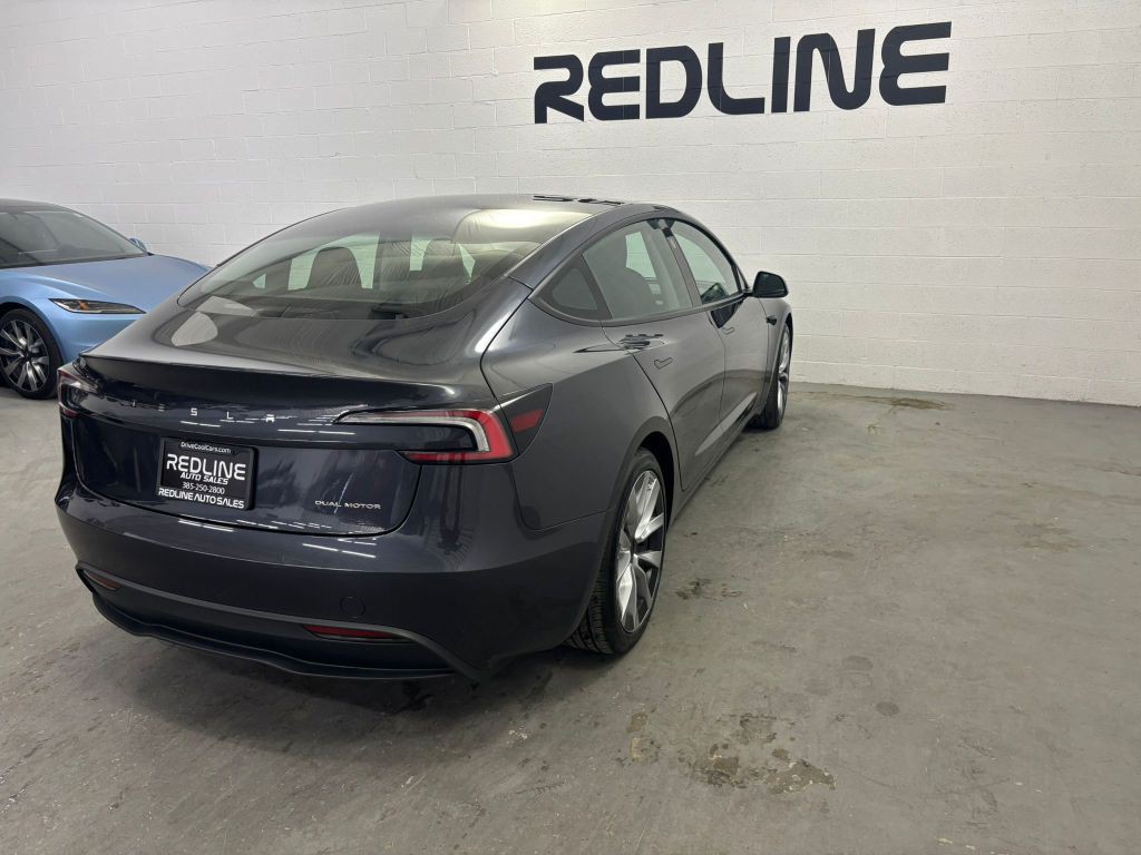 2024 Tesla Model 3 Image 10