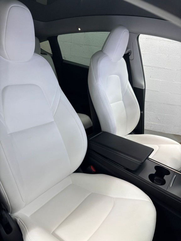 2024 Tesla Model Y Image 5