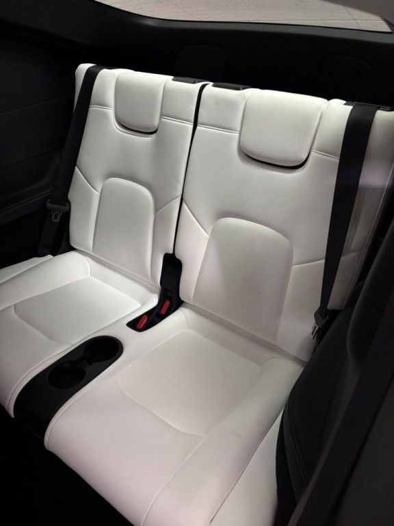 2024 Tesla Model Y Image 8
