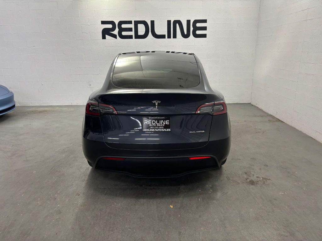 2024 Tesla Model Y Image 9