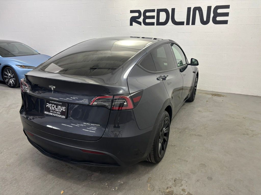2024 Tesla Model Y Image 11