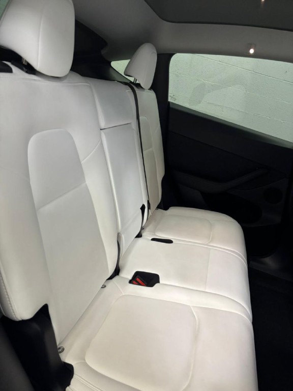 2023 Tesla Model Y Image 7
