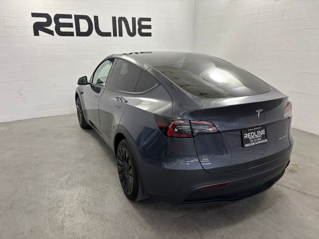 2023 Tesla Model Y Image 10