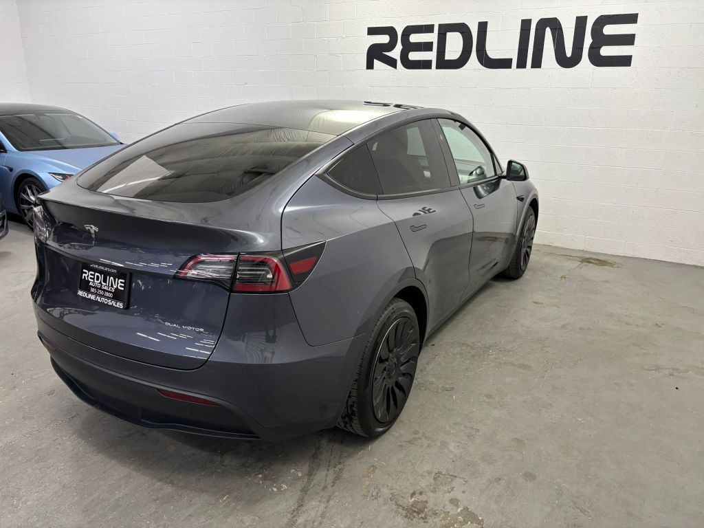 2023 Tesla Model Y Image 11