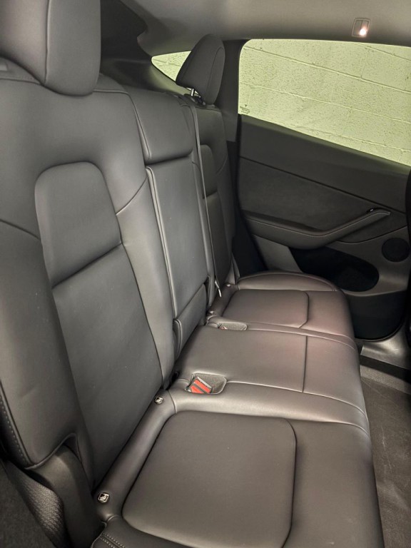 2023 Tesla Model Y Image 7