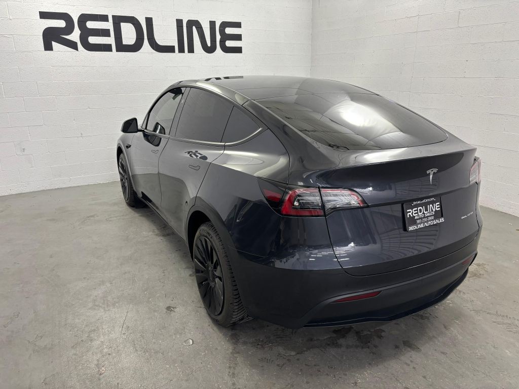 2023 Tesla Model Y Image 10