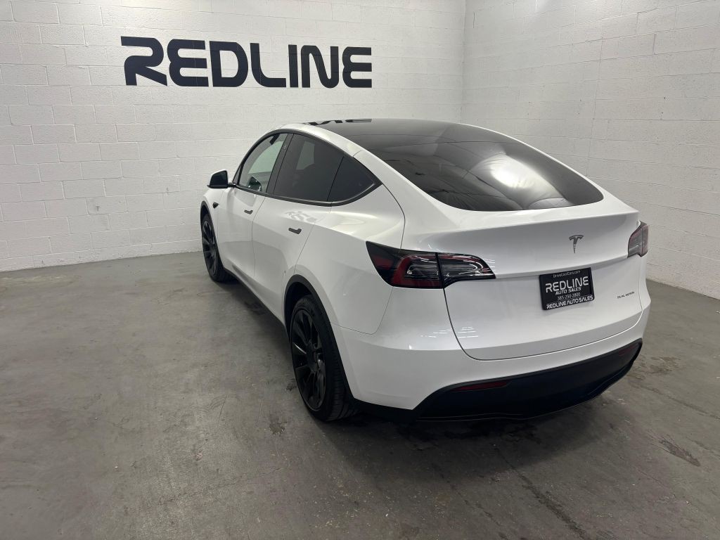 2023 Tesla Model Y Image 10