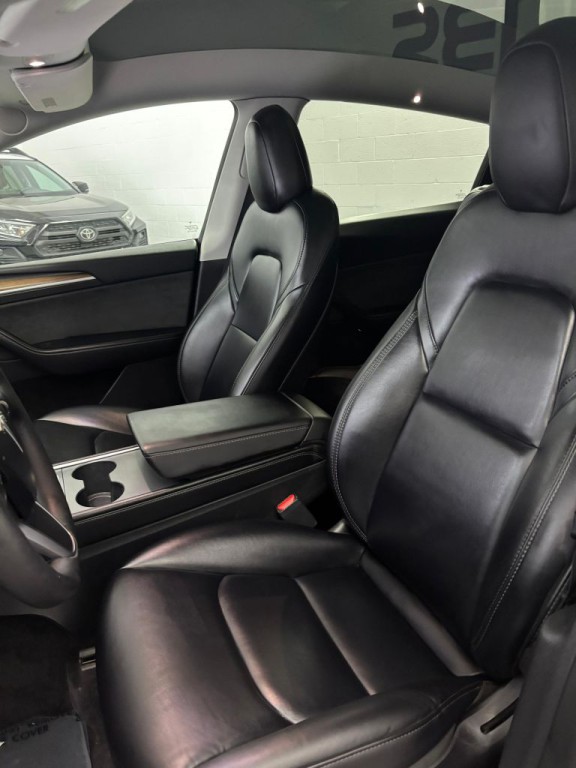 2023 Tesla Model Y Image 4
