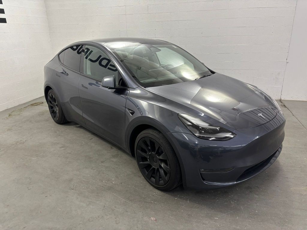 2023 Tesla Model Y Image 3