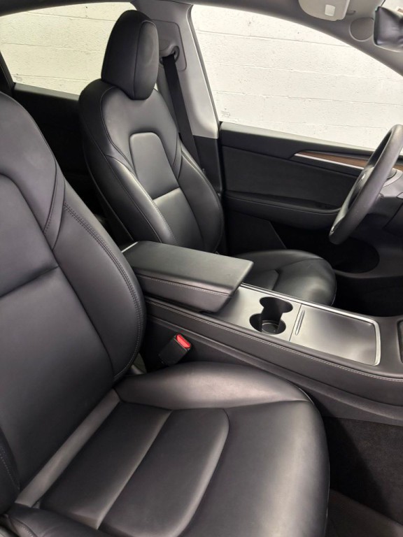 2023 Tesla Model Y Image 5